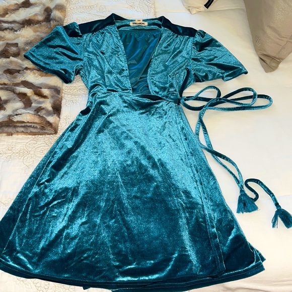 Billabong velvet dress - Picture 1 of 3